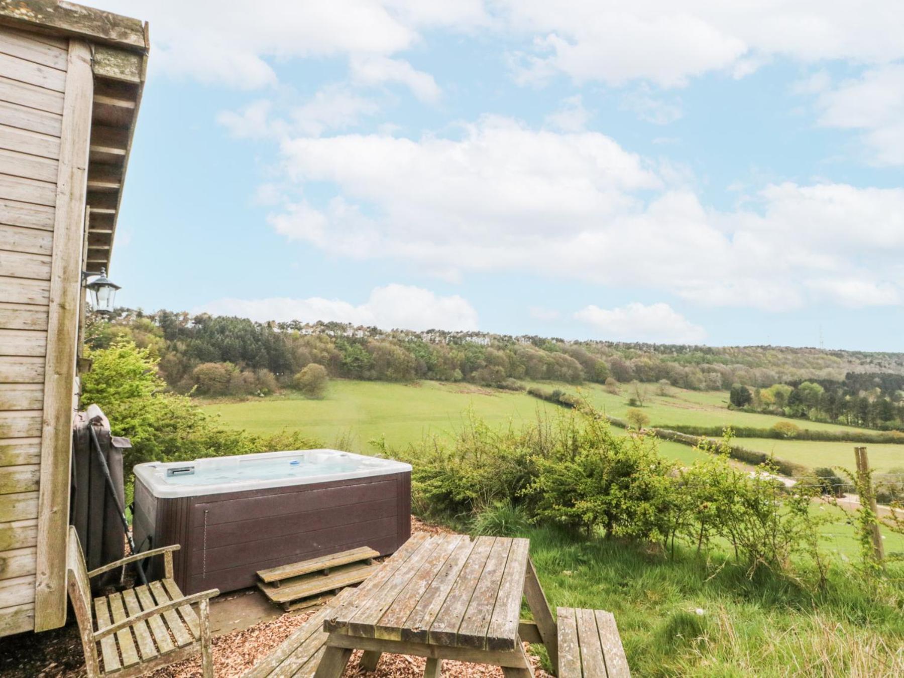 Shepherd'S Hut สการ์โบโรห์ ภายนอก รูปภาพ